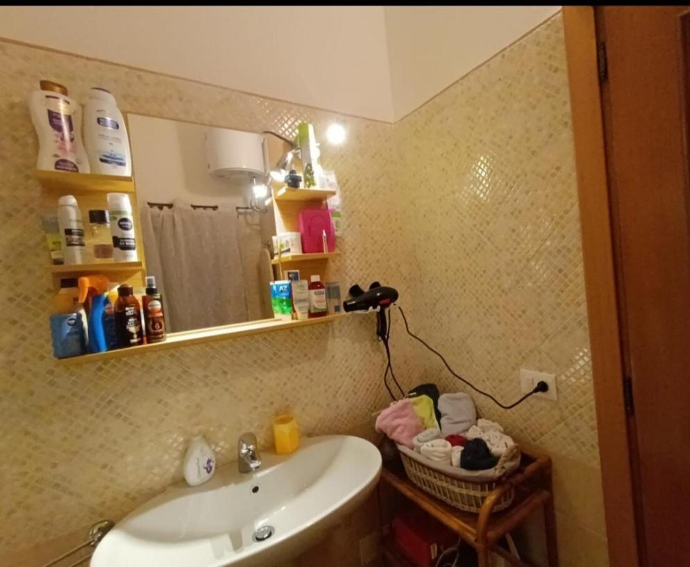 "Orchidea" Camera Privata Nell'Appartamento Condiviso Cagliari Esterno foto